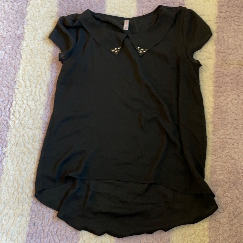 Women’s sheer black collared hi-low top